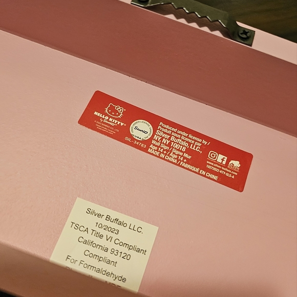 Hello Kitty wall decor - Picture 2 of 5